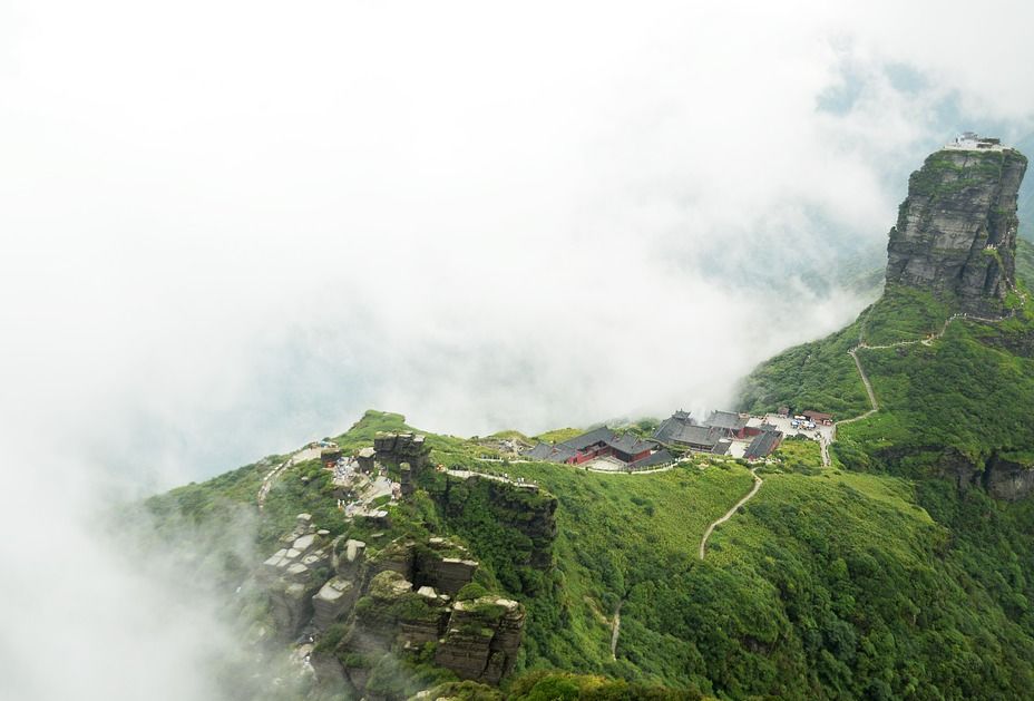 建议，警惕涉黄风险，心灵净土并非自然美景的色情之旅